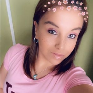 Meet your Posher, Esmeralda